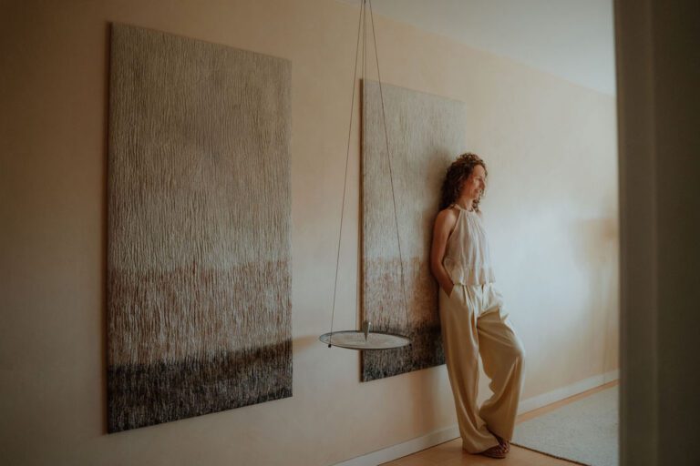 Sanne Sleegers in haar praktijkruimte in Den Bosch